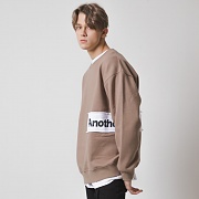 [���������] ANOTHER FRAME - AF SIDE BOX CREWNECK (BEIGE) ��� ������ ����Ʈ���� ũ���