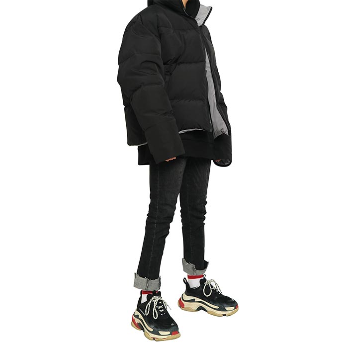 BLACK REVERSIBLE DUCK DOWN SHORT PADDING